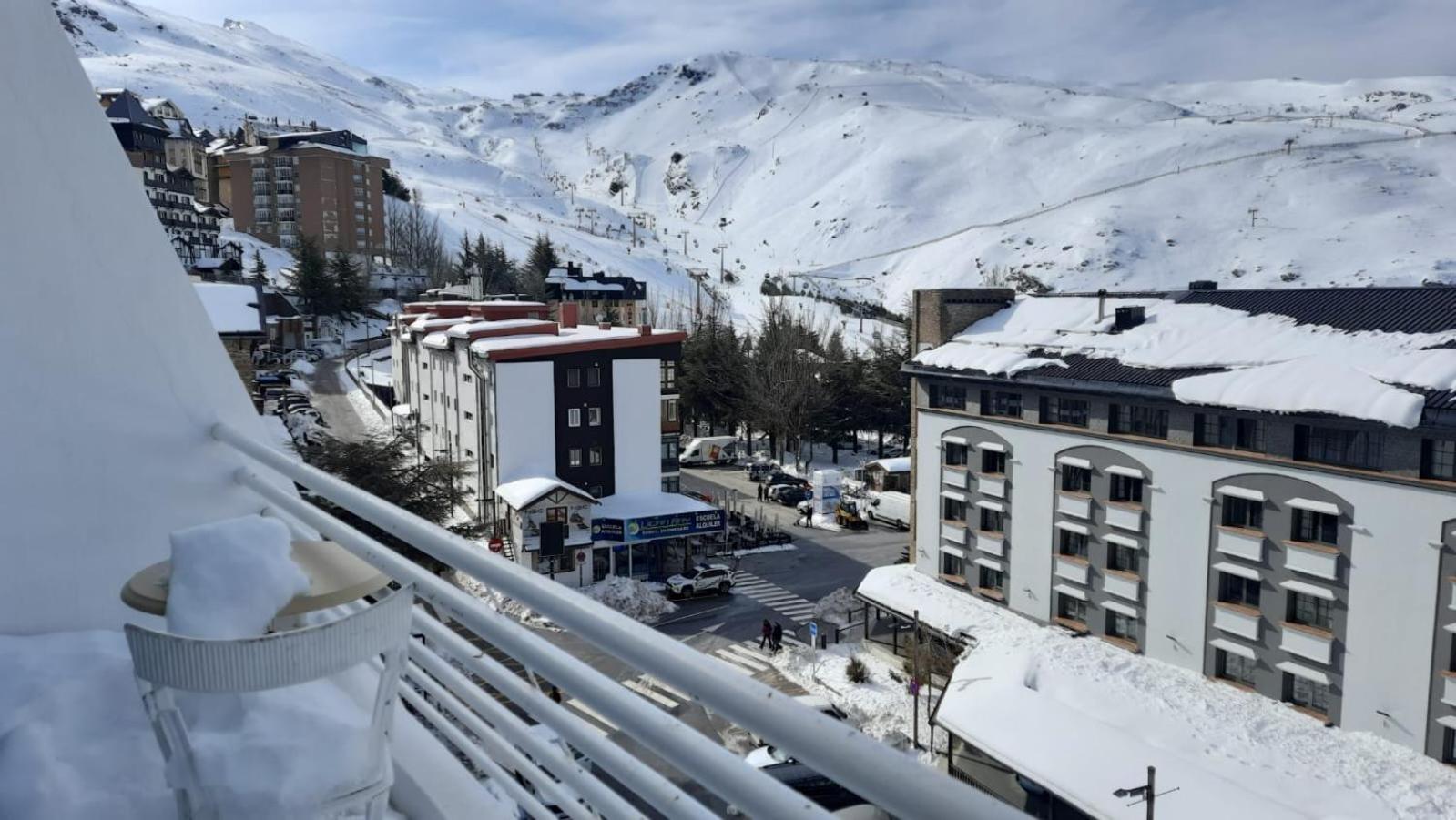 Living Sierra Nevada, Centrico, Vistas, Zona Baja Montblanc Apartment